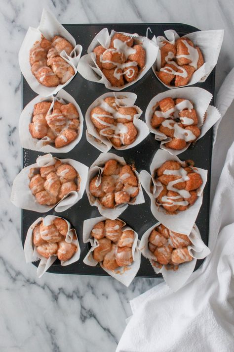 Cinnamon Pull-Apart Buns - Mandy Jackson Cinnamon Pull Apart, Cinnamon Monkey Bread, Cinnamon Pull Apart Bread, Cinnamon Bun Recipe, I Want Food, Cinnamon Muffins, Pull Apart Bread, Bread Appetizers, Cinnamon Bread