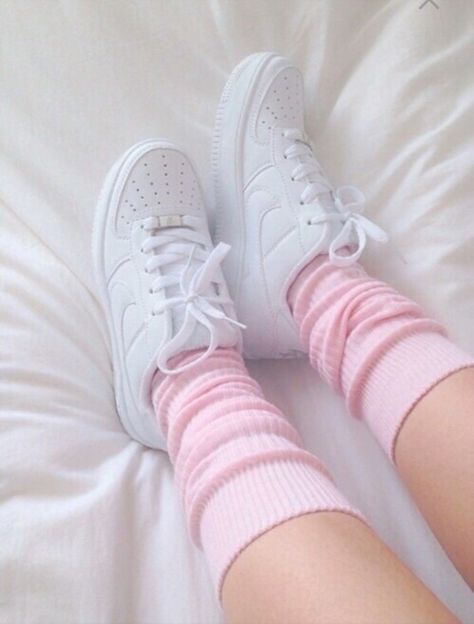 Pink tumblr grunge/ pink tumblr aesthetic/ pink aesthetic Tumblr Aesthetic Clothes, Selamat Hari Valentine, Makoto Kino, Mode Kawaii, Pink Tumblr Aesthetic, Look Retro, Pastel Pink Aesthetic, Tumblr Boys, Aesthetic Shoes