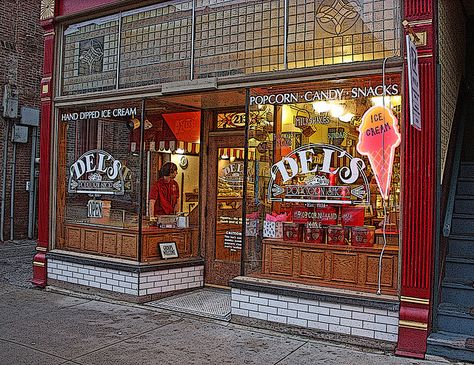 Del's Popcorn Shop in Springfield....I loved this place. Popcorn Shop, Cheese Corn, Photoshop Poster, Springfield Illinois, Candy Popcorn, Window Display, Popcorn, Illinois, Corn