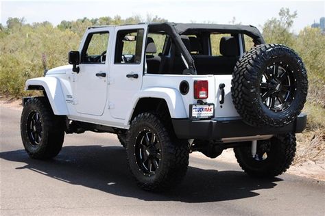 Jeep wrangler unlimited - This will be mine...except black, lifted and with tinted windows!!! White Jeep Wrangler Unlimited, Wrangler Interior, White Jeep Wrangler, Auto Jeep, Jeep Wheels, White Jeep, Wrangler Jeep, Dream Cars Jeep, Cool Jeeps