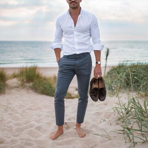 grey cropped pants, a white shirt, brown moccasins and a watch are all you need to look cool Wedding Guest Outfit Men, Beach Wedding Guest Attire, Casual Groom, Wedding Guest Men, Casual Wedding Outfit, Beach Wedding Men, Summer Wedding Attire, Beach Wedding Outfit, Outfit Indian