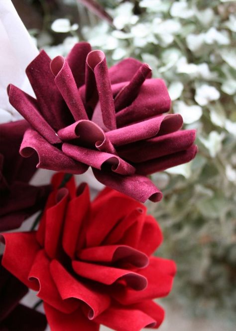 The Rainforest Garden: Handcrafted Velvet Paper Roses Roses For Valentines Day, Rainforest Garden, Artsy Decor, Making Miniatures, Backyard Decorating, Dozen Red Roses, Velvet Paper, Roses Valentines Day, Paper Ideas