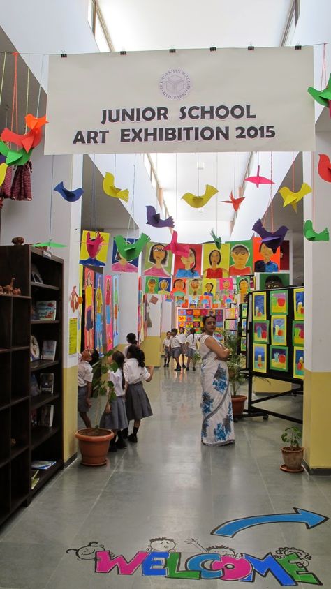 Primary School Art Exhibition, Preschool Exhibition Ideas, Exibition Idea For Kids, Art Gallery Preschool, Art Exhibition Decoration Ideas, School Art Show Display Ideas, School Exhibition Ideas Display, Art Display Classroom, Art Display Ideas Exhibitions