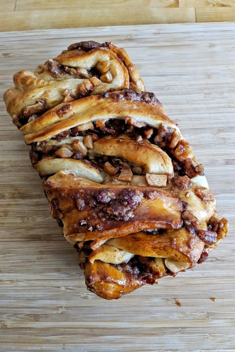 Pecan Babka, Thai Chicken Curry, Babka Recipe, Pane Dolce, Sweet Dough, Cinnamon Apple, Thai Chicken, Bread Recipes Sweet, Jewish Recipes