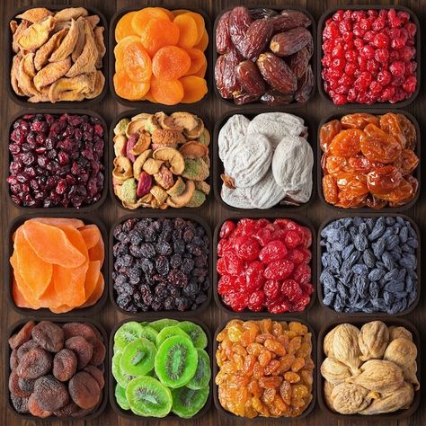 Healthy Dry Fruits, Dried Fruit Aesthetic, Dried Fruit Photography, Mix Dry Fruits, Dry Apricot, Fruit Assortment, Food Dates, Best Dried Fruit, Fruit Background