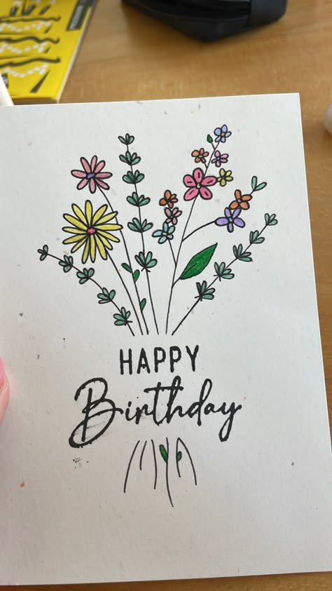 Book Birthday Cards Diy, Drawings For A Birthday Card, Homemade Card For Best Friend, Diy Flower Birthday Card, Bday Card Drawing Ideas, 50 Birthday Card Ideas, Birthday Card Flowers Drawing, Hand Drawn Birthday Cards Simple, Homemade Birthday Cards For Friends