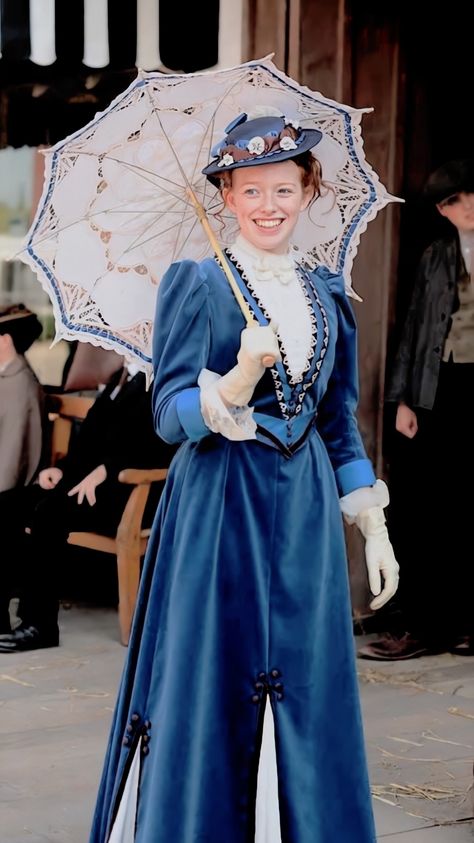 Anne With An E Dress, Victorian Era Dresses, Amybeth Mcnulty, Anne White, Gilbert And Anne, Anne Shirley, Anne With An E, Anne Of Green Gables, Green Gables