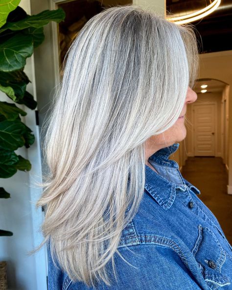 Long Layers Gray Hair, Long Hair Styles For 60+ Women, Long Layered Gray Hair Over 50, Long Grey Hair Older Women, Hairstyles For 50 And Over, Over 50 Long Hairstyles For Women, Haircuts Over 60 Over 60 Hairstyles, Womens Haircuts 2024, Long Grey Hair Over 50