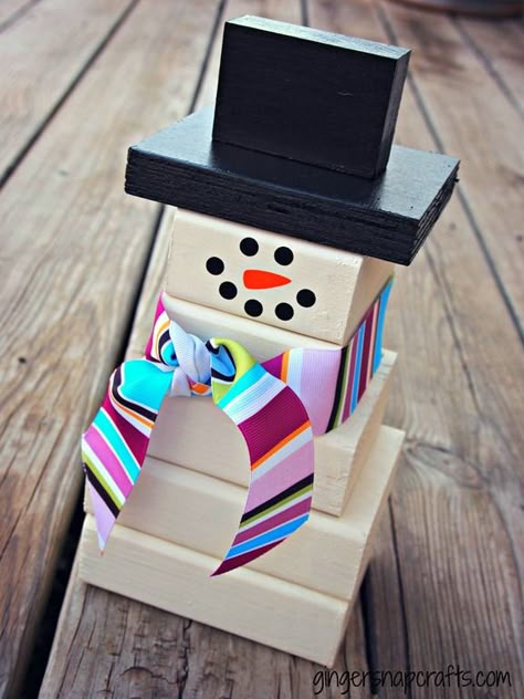 2x4 snowman tutorial 2x4 Snowman, Diy Snowman Crafts, Snowman Tutorial, 2x4 Crafts, Snowman Crafts Diy, Ornament Snowman, Wooden Snowmen, Photo Diy, Wooden Snowman