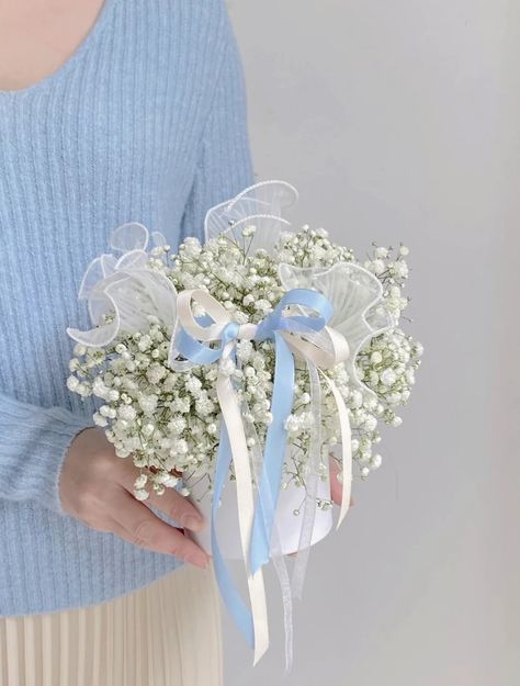 Floral Design Ideas, Biru Pastel, Flower Bouquet Wrapping, Bouquet Wrapping, Birthday Aesthetic, Flower Wrapping Paper, Snow Drops, Flower Wrapping, Ribbon Bouquet