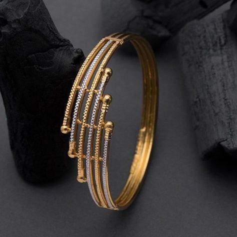 Kadli Bangles jewellery for Women 14 Single Gold Bangles For Women, Single Kada Designs Gold For Women, Single Bangles Gold, Fancy Gold Bangles Design, Fancy Bangles Gold, Single Bangle Designs Gold, Gold Bangles Design Daily Wear Latest, Gold Kangan, Plain Gold Bangles