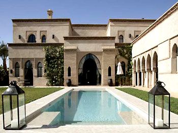 Beautiful Moroccan Villa Moroccan Villa Design, Moroccan Villa Exterior, Traditional Moroccan House, Moroccan Architecture Exterior, Morocco Architecture Modern, Moroccan Exterior, Moroccan Luxury, Arabian Architecture, Moroccan Villa