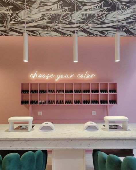 Nail boutique Nail Store Design Ideas, Retro Nail Studio, Nail Salon Interior Design Small Space, Nails Store Interior Design, Nail Decor Salon, Manicure Interior Design, Nail Boutique Ideas, Nail Store Interior Design, Nail Bar Interior Design