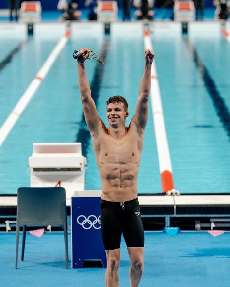 Paris 2024 (@Paris2024) on X Swimmer Aesthetic Male, French Bf, Athlete Aesthetic, Vision Board Themes, Male Swimmers, Scrapbooking Sports, Swimming Quotes, Best Mate, Olympic Athletes