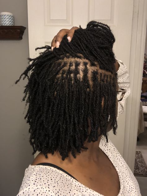 Micro Locs Parting, Thick Micro Locs, Micro Locs Short, Start Dreads, Dreadlocks Diy, Locs Ideas, Small Locs, Locs Journey, Loc Inspiration