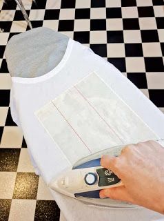 Printing T Shirts At Home, How To Make Custom Shirts, Diy T Shirt Printing, Class Tshirts, T Shirt Tutorial, How To Make Photo, Shirt Tutorial, Custom Made Shirts, Cheap Fabric