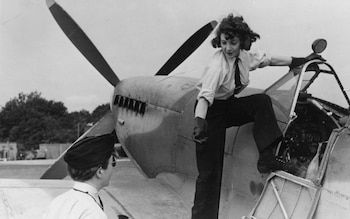 1940s Women, Air Transport, Female Pilot, Supermarine Spitfire, Battle Of Britain, Fighter Pilot, Poses References, Photo Reference, Love At First Sight