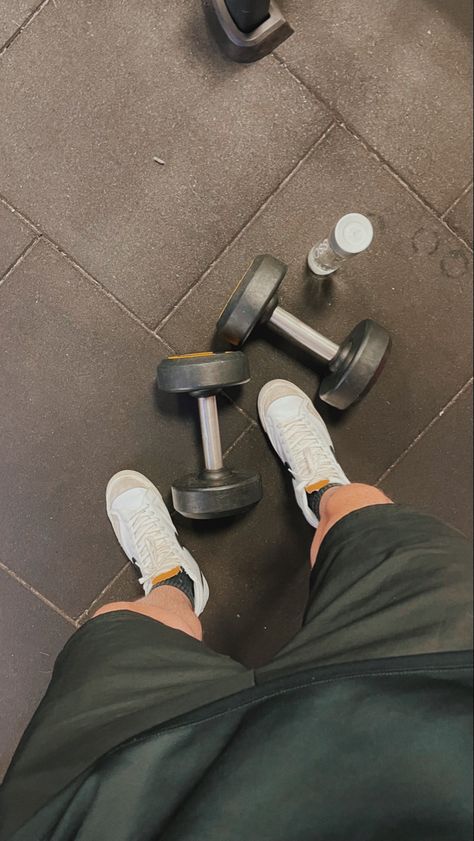 stories gym ideas Guys Vision Board Ideas, Boy Gym Fits, Insta Photo Ideas Gym, Gym Asethic Men, Gym Boy Wallpaper, Boys Story Instagram, Men Story Ideas, In The Gym Pictures, Gym Story Instagram Men