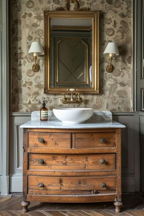 Vintage Home Inspirations: A Classic Style Everyone Loves! - Melanie Jade Design Antique Bathroom Ideas, Victorian Style Bathroom, Dark Bathroom Ideas, Jade Design, Old Bathroom, Inspired Interiors, Vintage Inspired Decor, Vintage Bathrooms, Modern Elements