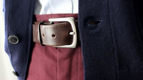 How To Wear It: Burgundy Chinos | Dappered What To Wear With Burgundy Pants, Burgundy Pants Outfit, Burgundy Chinos, Pale Blue Dresses, Burgundy Pants, Suede Chukkas, Herringbone Blazer, Outfits Hombre, Blue Shirt Dress