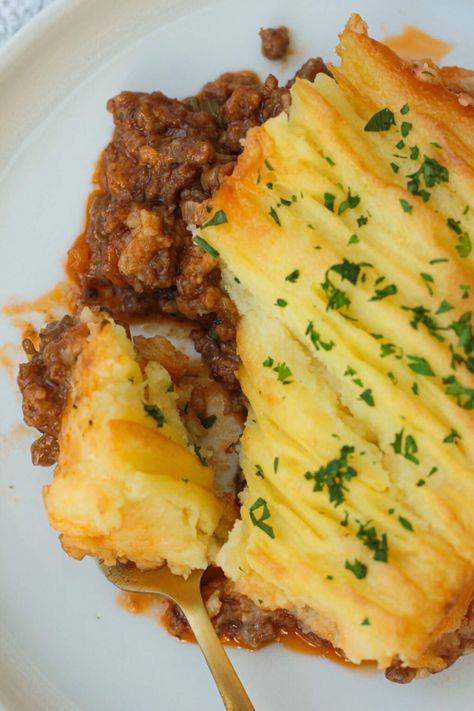 The Best Homemade Cottage Pie | Good Food Discoveries Cottage Pie Recipe, Cottage Pie, Mashed Potato, Ground Meat, Pie Recipe, Family Dinner, Good Food, Pie, Cottage