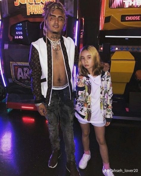 Lil Pump Jetski, Fuzzy Navel, Lil Tay, At Home Outfits, Lil Skies, Lil Pump, Flirting Moves, Dating Pictures, Girls Uniforms