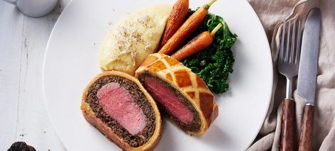 Gordon Ramsay Beef Wellington Gordon Ramsay Beef Wellington, Fancy Meals, Atlantis Dubai, Wellington Recipe, Beef Meals, Beef Wellington Recipe, Beef Filet, Beef Fillet, Special Occasion Food