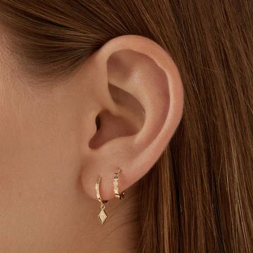 Earrings – Twenty Compass Simple Gold Earring, Luxe Earrings, Silver And Gold Earrings, Simple Gold Earrings, Earring Designs, Gold Earrings Designs, Chain Anklet, Gold Earring, Earrings Collection