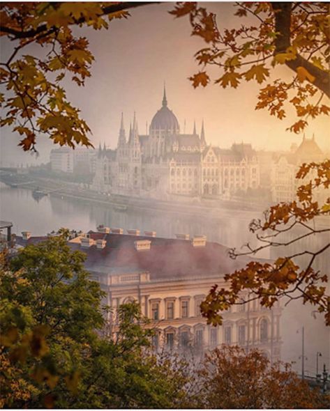 #discover_vacations #alluring_world_ photo @krennimi Capital Of Hungary, Budapest Travel, Travel Inspiration Destinations, City Landscape, Budapest Hungary, City Photography, Historical Architecture, Pretty Places, Fall Foliage