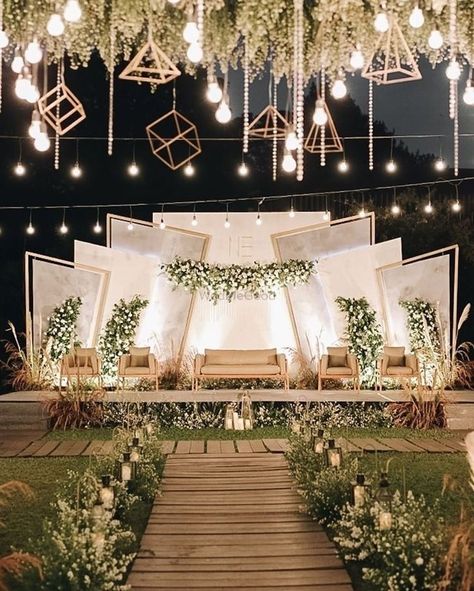 Bühnen Design, Engagement Stage Decoration, Reception Stage Decor, Wedding Setup, Majlis Perkahwinan, Wedding Stage Backdrop, Wedding Hall Decorations, Wedding Stage Decor, Wedding Background Decoration