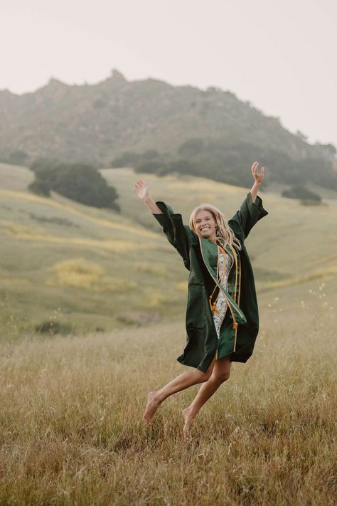 Hannah + Friends — SIERRA WEST PHOTO Boho Grad Photos, Grad Session Poses, Earthy Graduation Pictures, Cal Poly Slo Graduation Pictures, Graduation Pic Aesthetic, Grade 8 Grad Photoshoot Ideas, Outdoor Grad Photoshoot, Grad Photoshoot High School, Waterfall Graduation Pictures