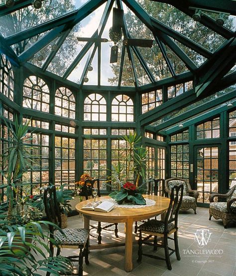 Green Sunroom, Greenhouse Sunroom, Sunroom Greenhouse, Window Greenhouse, Circular Ceiling, Lots Of Windows, تصميم للمنزل العصري, Garden Types, Glass Roof