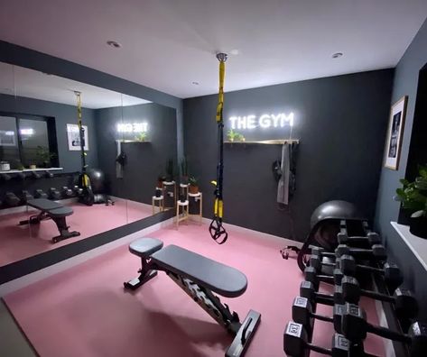 Suppose you don’t have a natural light source in your home gym, then you should optimize the light decoration. Use LED alphabet lights to create “GYM” lettering or other words you want for decoration.  #HomeGymDecor #FitnessInspiration #GymStyle #HomeWorkoutSpace #FitnessEnthusiasts #WorkoutRoomIdeas #GymDesignInspiration #ChicHomeGym #HomeFitnessJourney #InspiringHomeGyms Home Gym Ideas Small Basements, Home Gym Decor Ideas, Small Gym Room, Gym Decor Ideas, Gym Decorating Ideas, Small Workout Room, Gym Room Ideas, Basement Home Gym, Home Gym Ideas Small