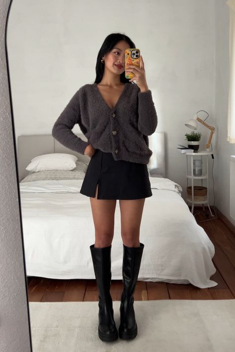 The Drop Womens Kennedy Lug Sole … curated on LTK Fall Nyc Aesthetic Outfits, Talk Girl Outfits, West End Outfit Ideas, Winter Rush Outfits, Winter Rush Outfits Sorority, Minimalism Style Outfits, Six Form Outfits, Outfits Ideas With Boots, Edikted Outfit Aesthetic