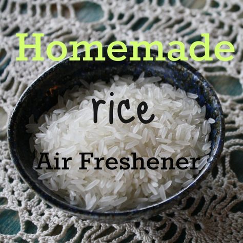 A simple and quick #DIY #homemade air freshener with rice and #essential oils.  @homemadeexp Air Freshener Recipes, Homemade Air Freshener, Homemade Essential Oils, Diy Scent, Easy Rice, Homemade Essential Oil, Diy Air Freshener, Natural Air Freshener, Homemade Oil