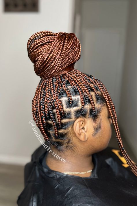 Medium Knotless Braids With Color, Knotless Bun, Colored Knotless, Knotless Braids For Black Women, Colored Knotless Braids, Knotless Hairstyle, Knotless Braids Medium, Hair Dues, Braids Medium