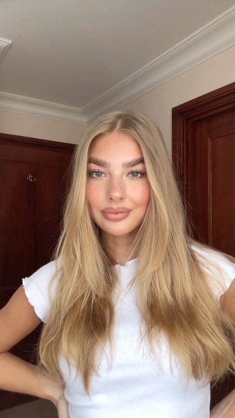 Jess Hunt on Instagram: “I’ve finally filmed my updated everyday make up routine! It’s super quick and easy!! I hope you guys enjoy ❤️ Products I use are affiliate…” Jess Hunt Hair, Everyday Make Up, Trad Wife, Jess Hunt, Blonde Hair Looks, Glamour Makeup, I Am Beautiful, Hair Inspo Color, Dream Hair