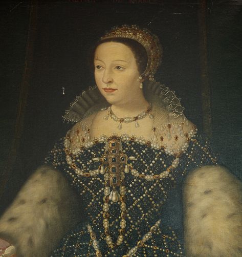 If she was nicknamed "the Black Queen", it is because Catherine de Medici paid great attention to esotericism and astrology. Catherine De Medici, Tudor Era, Elizabeth I, Family Genealogy, Historical Images, Womens History Month, European History, Time Machine, Famous Women