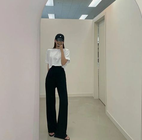 Black Square Pants Outfit, Square Pants Outfit, Black Pants Summer, Square Pants, Ootd Ideas, Casual Day Outfits, Korean Girl Fashion, Teacher Outfits, Girls Fashion Clothes