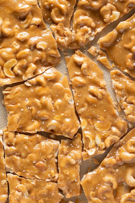 Cashew Brittle Recipe Microwave, Homemade Peanut Brittle Easy, Buttery Cashew Brittle Recipe, Microwave Cashew Brittle, Cashew Bark Recipe, Amish Cashew Brittle Recipe, Caramel Brittle Recipes, Maple Cashew Brittle, Homemade Brittle Recipes