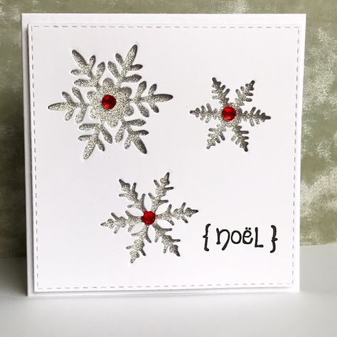 Cut Snowflakes, Die Cut Christmas Cards, Christmas Gift Tags Diy, Note Ideas, Card Displays, Simple Layout, Handmade Christmas Card, Snowflake Cards, Card Crafting