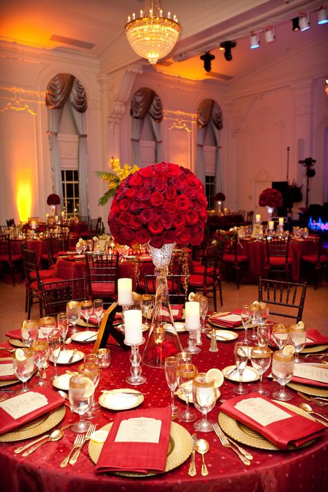 Quince Red Centerpieces, Red And Gold Quince Decorations, Red Quinceanera Ideas Decor Main Table, Red And Gold Quinceanera Decorations Table Settings, Sweet Table Wedding Elegant, Puerto Rican Quinceanera, Quince Decorations Red And Gold, Red Sweet 16 Decorations, Red Quinceanera Ideas Decor