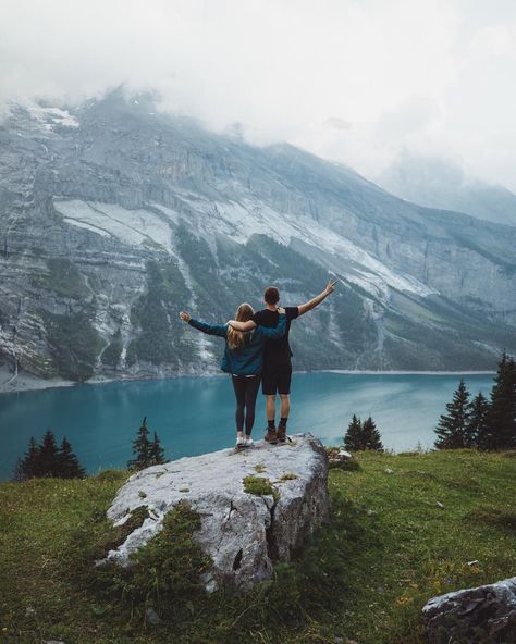 Mountain Vision Board, Hiking Mountain Aesthetic, Mountain Hiking Aesthetic Couple, Switzerland Travel Aesthetic, Couple In Switzerland, Couple Traveling Aesthetic, Adventure Couple Aesthetic, Hiking Couple Aesthetic, Couple Switzerland