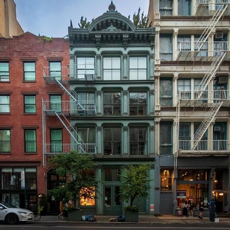 New York Houses Exterior, Mixed Used Building Design, Cute Apartment Building Exterior, New York Townhouse Exterior, Soho Townhouse, New York Suburbs, Main Street Buildings, Nyc Shops, City Apartment Building