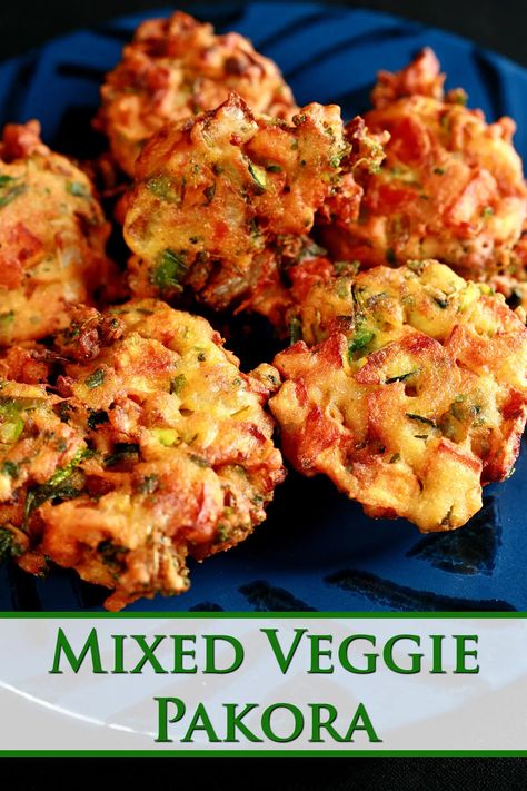 Vegan Pakora Recipe, Asian Vegetable Fritters, Indian Fritters Recipe, How To Make Pakora Recipe, Veggie Pakora Recipe, Veggie Fritters Recipe, Easy Pakora Recipe, Vegetarian Appies, Veggie Appies