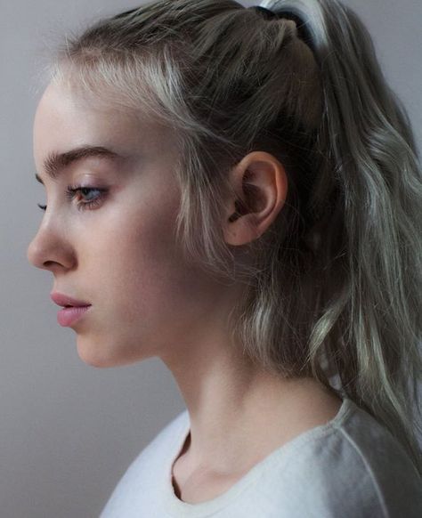 MINOR OUT NOW on Instagram: “good night to billie eilish’s side profile and her side profile only.” Aesthetic Header, Billie Eilish Vídeos, Ordinary Girls, Billboard Music Awards, Celebrity Babies, New Hope, Bbc News, Billie Eilish, Cover Art