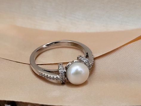 My real pearl ring. #realpearl #pearl #ocean's elegance #jewel #jewelary #silverring #pretty #diamond Pearl Collection, Real Pearls, Pearl Ring, Ring, Silver