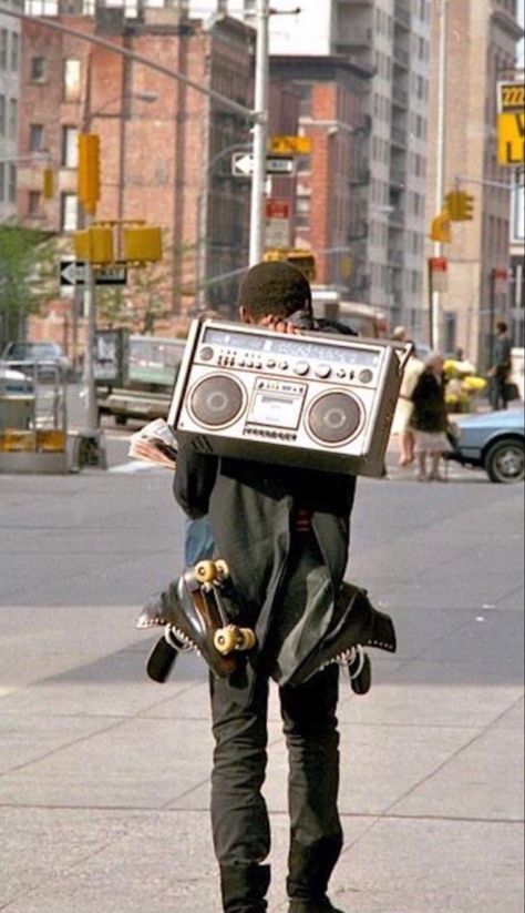 Hiphop Photography, Jamel Shabazz, Cultura Hip Hop, New York City Photos, Hip Hop Art, Upper West Side, Foto Art, Hip Hop Culture, Break Dance