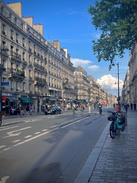 paris, france, parisian, street, rue, wallpaper, travel, aesthetic Rue Wallpaper, Wallpaper Travel Aesthetic, Paris Street Aesthetic, Photo Rue, Perspective Study, France Street, Wallpaper Travel, Perjalanan Kota, Street Pics