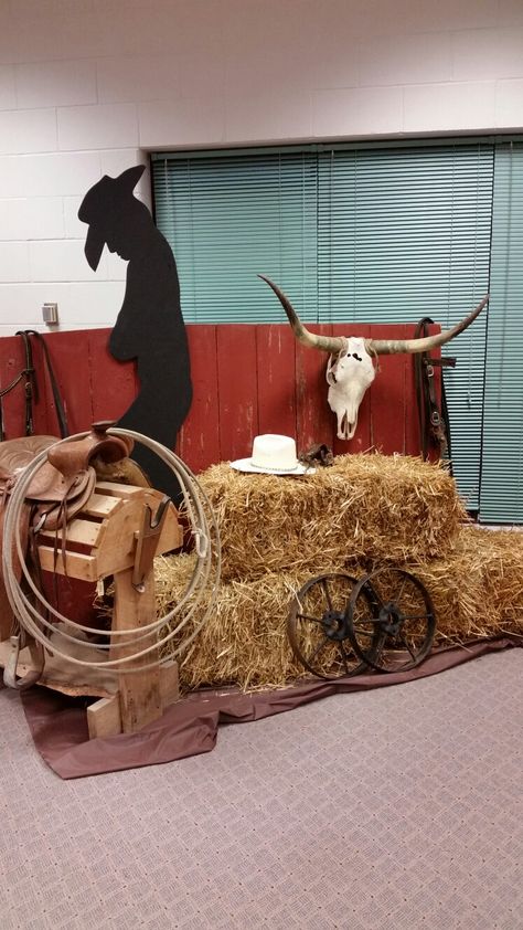 Cowboy Theme Party Decorations Western Decor Hay Bales, Cowboys Decoration Ideas, Wild West Dance Theme, Wild West Trunk Or Treat Ideas, Cowboy Float Parade, Wild West Hallway Decorations, Wild West Homecoming Float, Wild West Prom Theme, Stampede Decorations